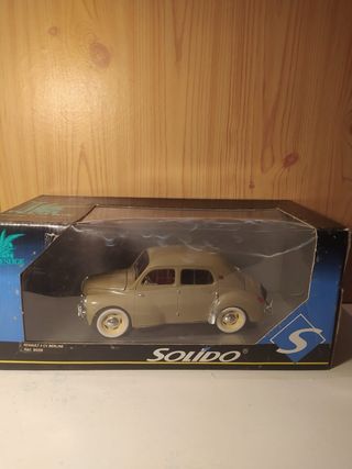 Coche Solido Renault 4CV Berline 1/18