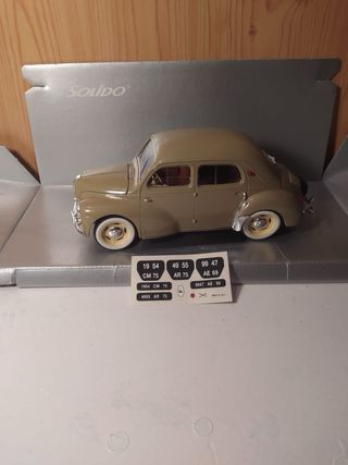 Coche Solido Renault 4CV Berline 1/18