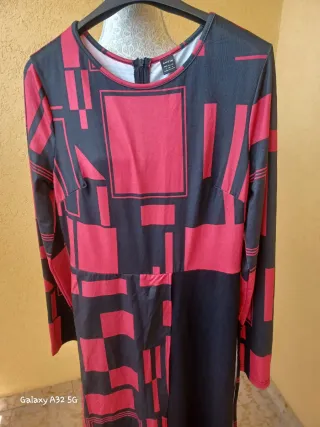 Abito SHEIN fantasia geometrica nero/rosso
