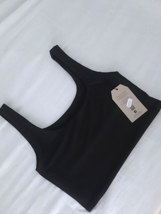 Top negro sin mangas. Nuevo sin estrenar y con eti
