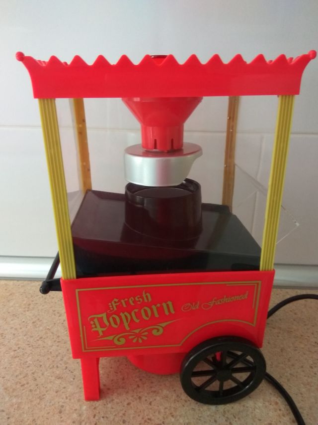 Macchina per popcorn Sogo con design retrò