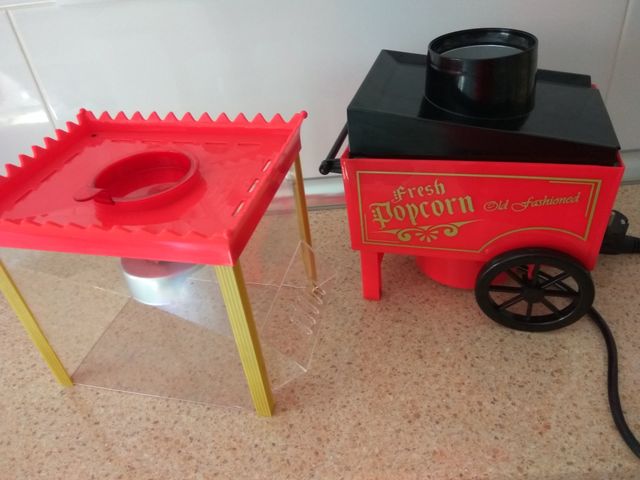 Macchina per popcorn Sogo con design retrò