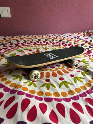 Skate con diseño de dibujos animados