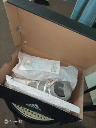 Scarpe da calcio Adidas usate un giorno