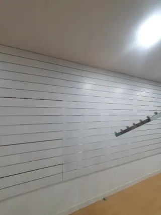 Panel de lamas, burros percheros...