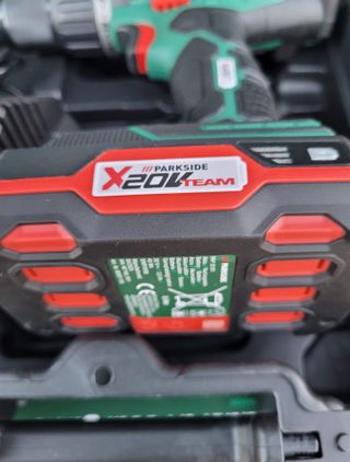 Taladro Parkside 20V con Batería y Cargador