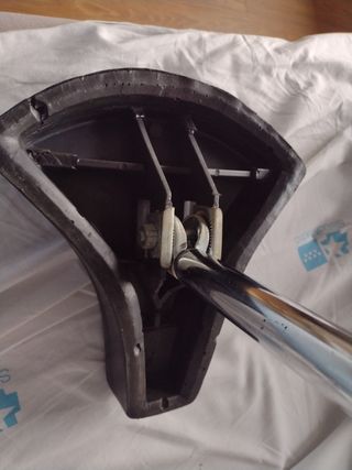 Sillín de bicicleta negro