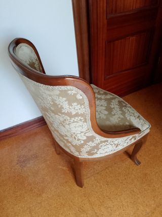 Butaca dormitorio tapizada tela y madera
