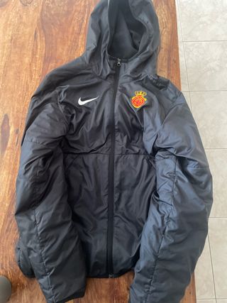 Chaqueta Nike Negra con Capucha