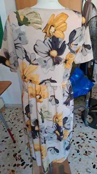 Abito floreale taglia L