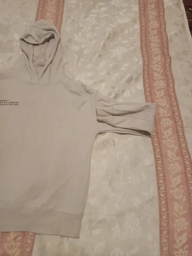 Sudadera de color crema