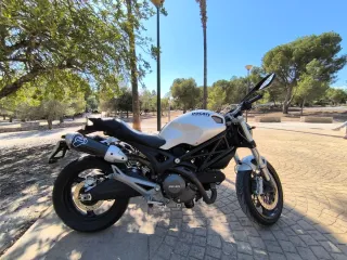 Ducati Monster 696+