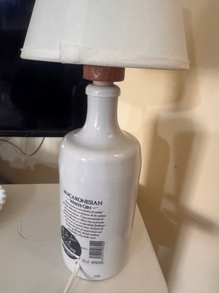 Lampada bottiglia gin in ceramica bianca
