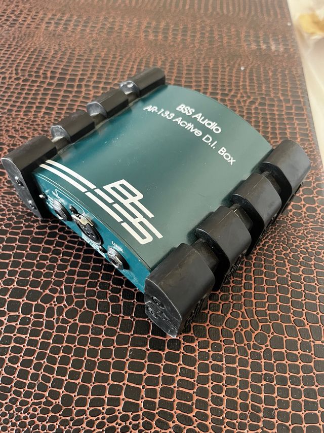 Caja DI Activa BSS Audio AR-133