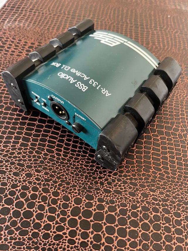 Caja DI Activa BSS Audio AR-133