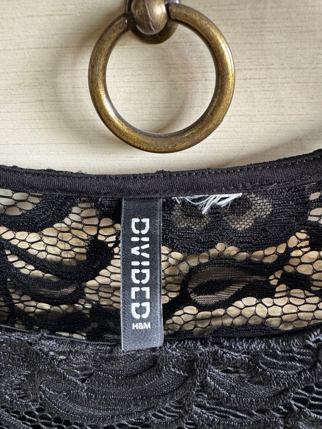 Abito in pizzo nero Divided