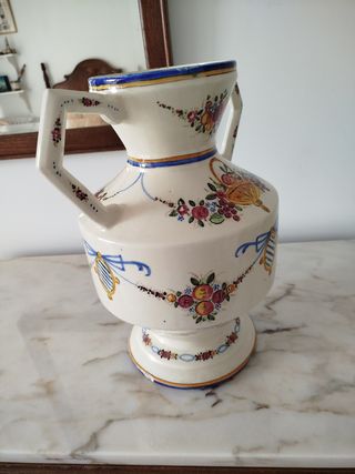 Jarrón grande de cerámica antiguo