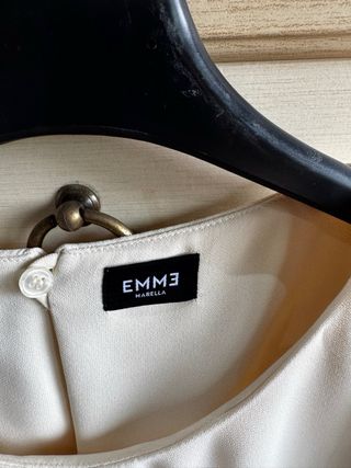 Blusa elegante con encaje