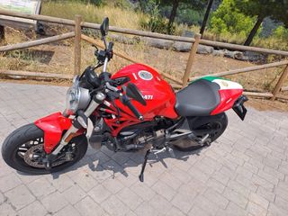 Ducati Monster 821cc