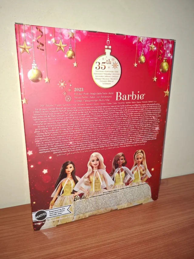 NUEVA!! Barbie Signature Holiday 2023 NRFB 