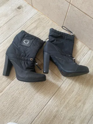 Botines Guess Negros Tacón