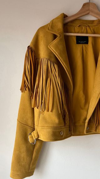 Chaqueta ante flecos amarilla