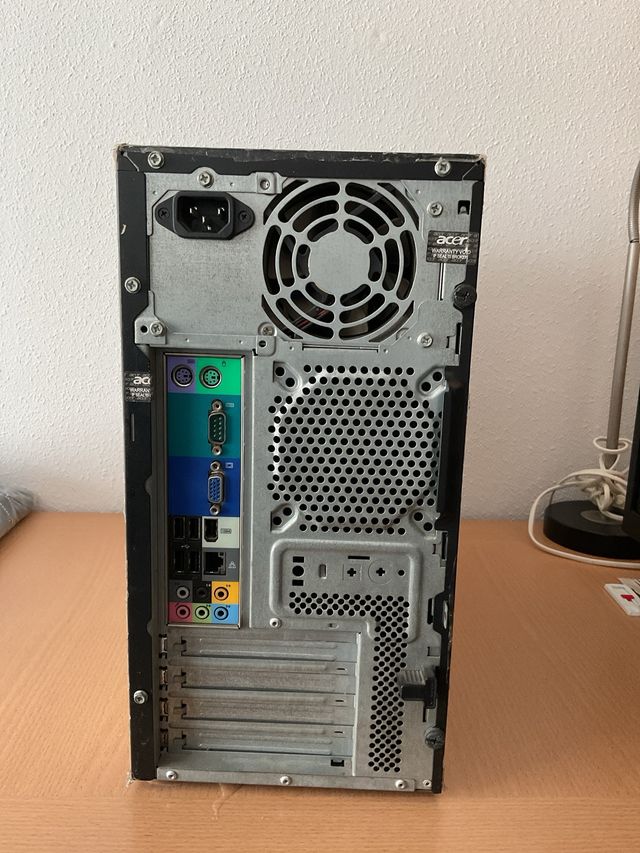 Monitor Philips 203V LED y Torre PC