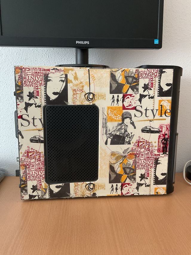 Monitor Philips 203V LED y Torre PC