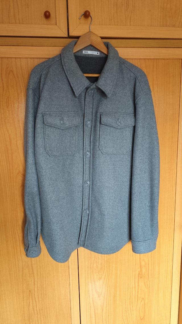 Cazadora Zara Gris