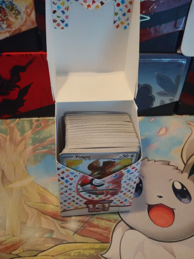 Pokémon TCG Scarlet & Violet 151 Deck Box
