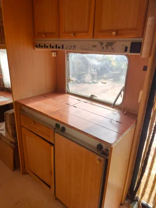 Caravana Roller 470f con documentación -750kg