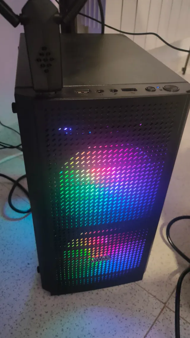 PC Gaming con luces RGB