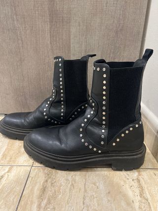Botines Zara negros tachuelas
