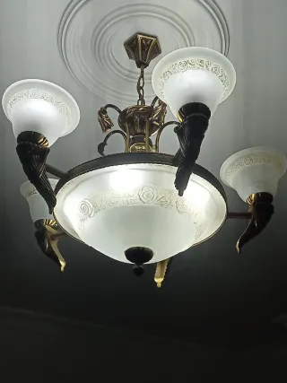 Lámpara de techo en bronce de 5 brazos.