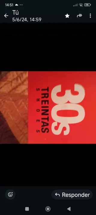 Zapatos de mujer rojos y negros