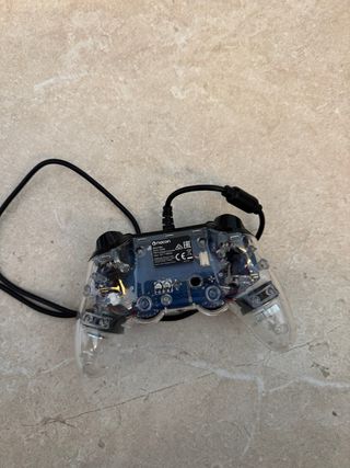 Mando PS4 con cable transparente