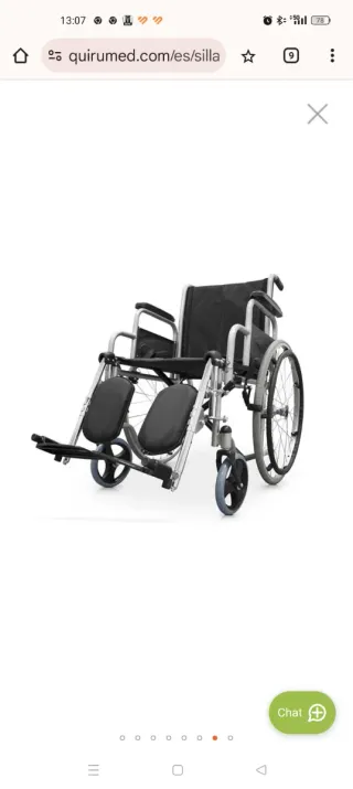 Silla de ruedas con soporte para piernas graduable