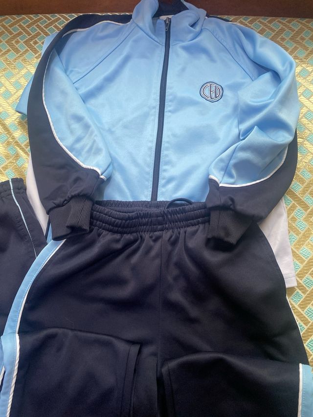 uniformes  colegios chándal y pantalón cortó