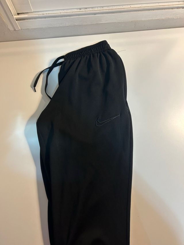 Pantalones deportivos Nike negros