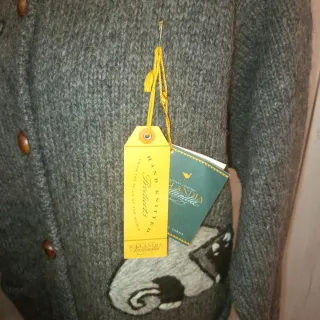 Maglione islandese grigio con applicazioni