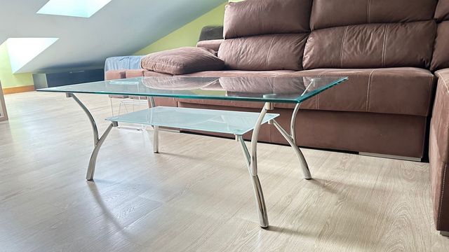 Mesa de centro de cristal y metal