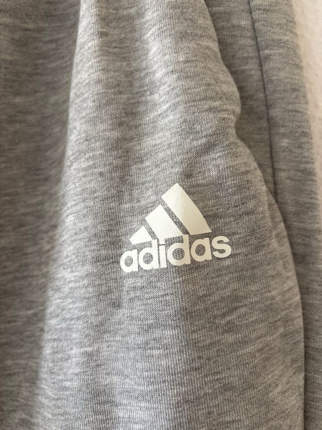 Pantalón Adidas gris mujer