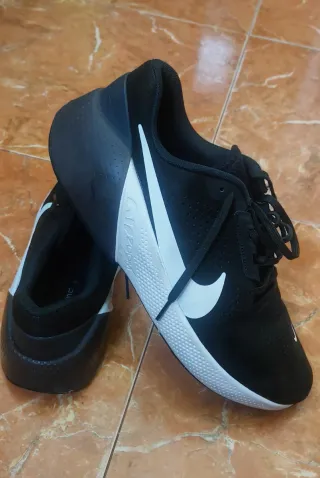 Zapatillas Nike Air Zoom Negras y Blancas