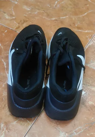 Zapatillas Nike Air Zoom Negras y Blancas