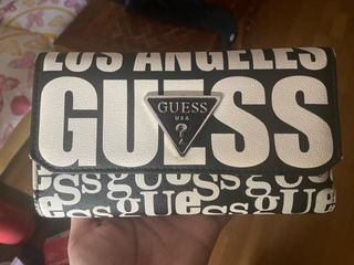 Billetera Guess Negra y Blanca