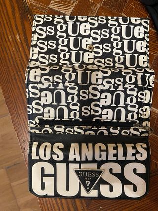 Billetera Guess Negra y Blanca