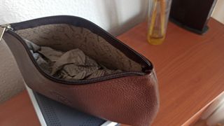 Bolso mano piel negro o marrón