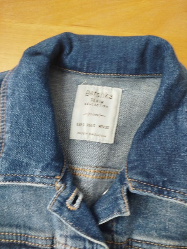 Chaqueta vaquera Bershka Talla S 5€
