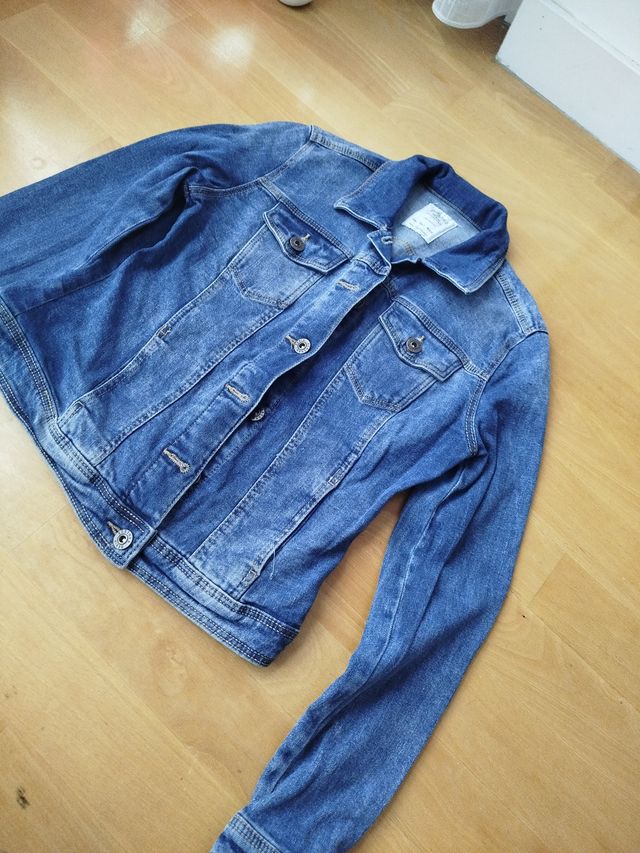 Chaqueta vaquera Bershka Talla S 5€