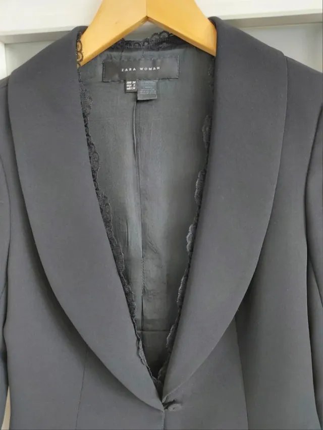 Zara Talla XS-S - Blazer Negra Encaje